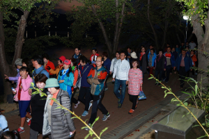경북관광공사, 보문호반달빛걷기 2천여 명 참여 `인기폭발` 