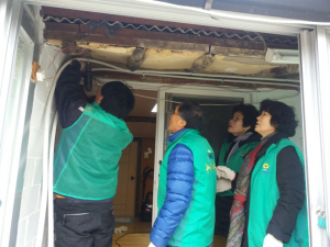 경주시, 강동면 새마을회 주택화재 피해가구 복구 봉사활동 펼쳐 