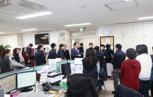 경주시의회, 설맞이 시청직원 격려 방문 