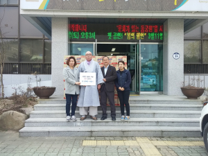 경주시 양북면 `수월사` 어려운 이웃에 `사랑의 라면` 기탁 