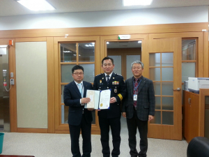 경주경찰서, 보이스피싱 예방한 농협직원에 감사장 전달 