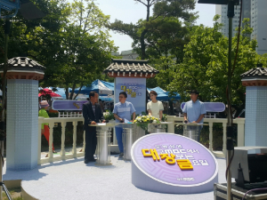 경주시 ˝도농상생!!˝ 금요일 직거래 장터에서 농특산물 홍보.판매