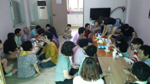 경주시 보건소,·경주디자인고 치매보듬마을 천연재료 만들기 봉사 