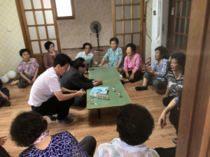 경주시 서면, 김수식 면장 경로당 어르신 위문 