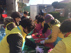 경주시, 포항지진 이재민 찾아 급식지원 봉사활동 펼쳐 