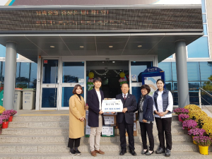 경주시 안강읍, 한옥카페 `아덴(A den)` 어려운 이웃에 사랑의 물품 기탁 