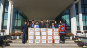 경주시, 한국자유총연맹 천북면분회 어려운 세대에 사랑의 라면 전달 