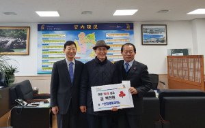 경주시 안강읍, 안강제일교회 사랑의 이웃돕기 성금 100만원 기탁 