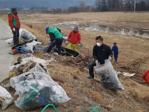 경주시 월성동 새마을협의회, 남천 환경정화 봉사활동 전개 