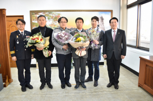 경주경찰서, 김석기 국회의원 방문 `강도 사건 해결한 직원 격려` 
