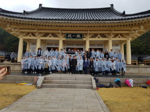 경주시, 제2기 공무원 신규 임용자 과정 교육생 `통일전에서 봉사의 뜻 새겨` 