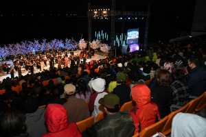 경주시 `2018 경주벚꽃축제` 벚꽃처럼 핀 인파 `북적북적` 