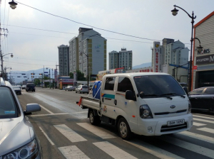 경주시 안강읍, 폭염예방 도로변 살수차 확대 운영 