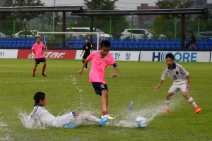 경주시, 제9회 경주국제유소년축구대회 `폭우 속 명품 수중전` 펼쳐 