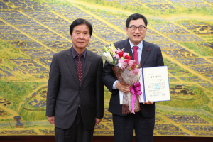 경주시.황남초 `학교운동장 임시주차장 개방` 업무협약 체결  