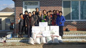 경주시 외동읍 새마을부녀회장 동우회 `사랑의 생필품` 기탁 