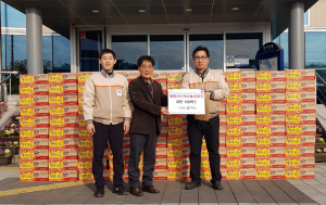 경주시 안강읍, 탑마트안강점 `사랑의 라면` 기탁 