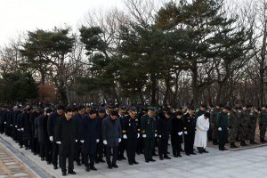 경주시, 신년 충혼탑 참배 `새해 힘찬도약 다짐` 