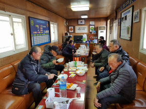 경주시 선도동 남·여 자율 방범대 `사랑의 떡국 나눔` 봉사 