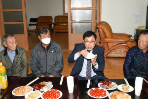 경주시, 경로당 `공기청정기. 미세먼지 마스크` 전달