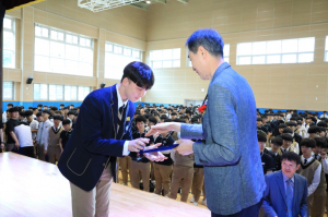 경주정보고 ˝가르침은 사랑으로, 배움은 존경으로!˝ 