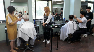 경북남부보훈지청. 포항선린대 뷰티디지인과 `고령.독거 보훈가족 이미용서비스 재능나눔` 