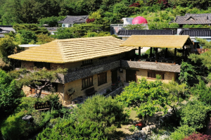 경주시, 민속공예촌 전통 초가집 개량 `새 단장` 