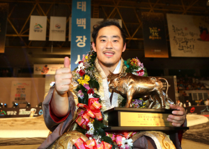 경주의 아들 작은거인 윤필재 `2019 추석장사씨름대회 태백장사 등극`