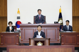 경주시의회 장복이 의원 ˝중·고 진학생 무상교복지원사업 제안˝