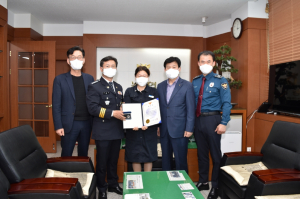 경주경찰서, 보이스피싱 예방 농협 직원 표창장 수여 