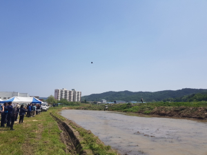 경주시 ˝벼 못자리 없는 농사 드론이 책임진다˝