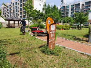 경주시, 공원. 녹지대 등 `잔디 깎고 잡초 제거` 