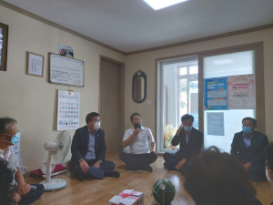 경주시 성건동, 운영 재개 경로당 방문 `안부 인사` 