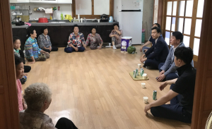 경주시 천북면, 폭염대비 경로당 방문 `수박 나눔` 