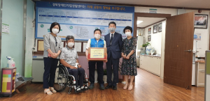경주시 징검다리봉사단 `사랑담은 마스크` 전달