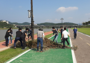 경주시, 도시재생사업본부 형산강 서천 둔치 환경정비 