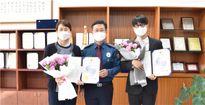 경주경찰서, 보이스피싱 범인 검거 농협 직원 `표창장. 포상금` 수여