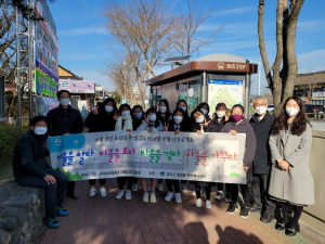 경주시 월성동, 선덕여중 양심마스크 버스정류장 비치 `선행`