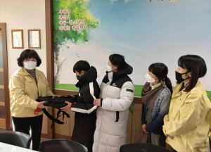 경주시 드림스타트, 초등학교 졸업 아동 책가방 선물