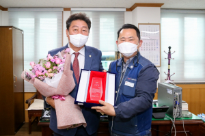 경주시의회, 이동협의원 `제8회 경주시 멋진 시의원` 2년 연속 선정