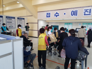 경주시 자원봉사단체연합회, 코로나19 백신 접종 지원 `자원봉사` 