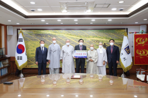 경주시, 불국사 코로나19 극복 의료진.공무원 `노고 위로` 