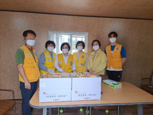 경주시 지구협의회, 어르신 백신 접종 `자원 봉사`
