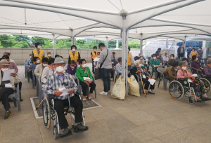 경주시 강동면, 새마을부녀회. 적십자봉사단 코로나 백신접종 지원 `자원봉사` 