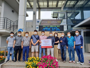 경주시 외동읍, 외동한우작목반판매장 `사랑의 마스크 10만장` 기탁 