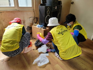 경주시 종합자원봉사센터, 친절한 경자씨 포항 죽장 태풍 피해 현장복구 `자원봉사`