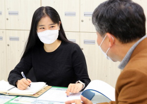 경주시, 교촌한옥마을 `목조건물 탄소저장량 표시사업 1호 선정` 새내기 공무원 김하은 주무관 큰 기여 
