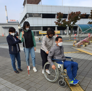 경주시 북경주행정복지센터, 장애인 편의증진 개선 위한 현장 보행 체험 
