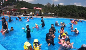 경주시, 무더위 식혀줄 ˝화랑마을 문무야외수영장˝ 개장