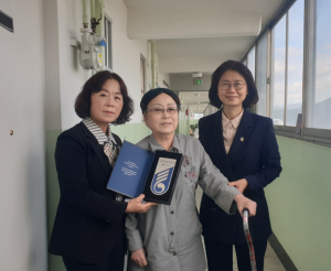 경북남부보훈지청, 경주교육지원청과 함께 “국가유공자 명패 달아드리기”